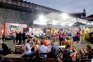 Evento da Unesco tem opções variadas de gastronomia brasileira no Centro de Santos