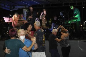 Chorinho no Aquário e Baile na Praia animam a orla de Santos no fim de semana