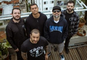 Banda CPM 22 faz show em Santos