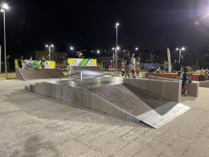 Bertioga inaugura pista street de skate