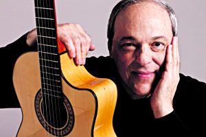 Toquinho faz show no Teatro Municipal de Santos nesta quinta