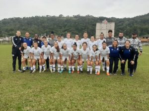 Com três vitórias, futebol feminino de Santos está na semi dos Jogos Regionais