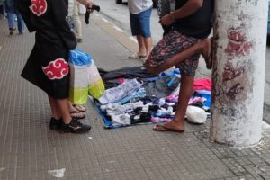 Mercadorias apreendidas em comércio ilegal de São Vicente são destinadas ao Fundo Social da cidade