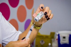 São Vicente abre novos públicos para vacinação contra covid-19