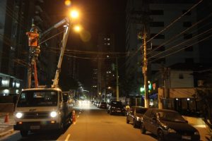 Santos promove audiência aberta para discutir concessão da iluminação pública