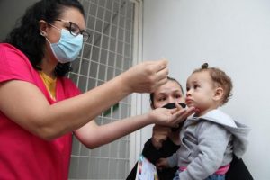 Santos inicia campanhas contra a poliomielite e multivacinação