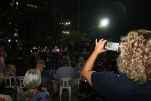 Confira a programação musical do fim de semana na orla de Santos