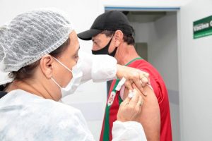 Santos faz aplicação de vacinas especial nos morros nesta sexta