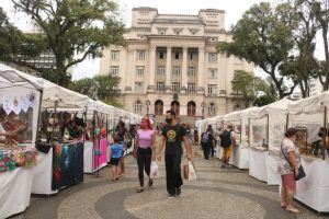 Santos inscreve empreendedores para feiras de artesanato da Primavera Criativa