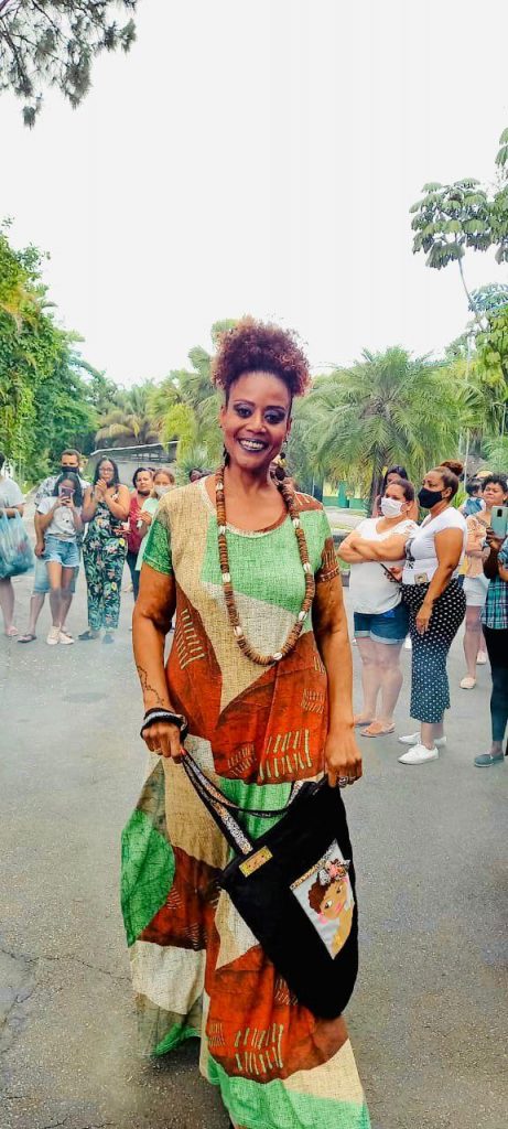 Desfile de moda afro vai marcar estreia em Santos do filme ‘A Mulher Rei’