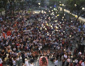 Católicos celebram o Dia de Nossa Senhora do Monte Serrat em Santos