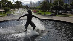 Monumento ao Surfista em Santos passará por restauro