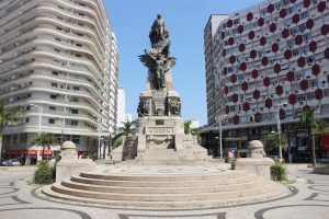 Praça da Independência em Santos completa 100 anos