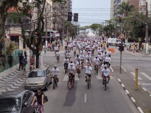 Passeio ciclístico celebra chegada da Primavera em Santos
