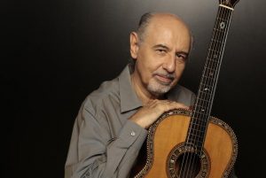 Violonista Paulo Bellinati apresenta concerto no Teatro Guarany