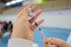 Bertioga começa a vacinar crianças de 3 e 4 anos sem comorbidades