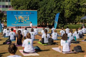 Aula aberta de Yoga terá professor indiano em Guarujá
