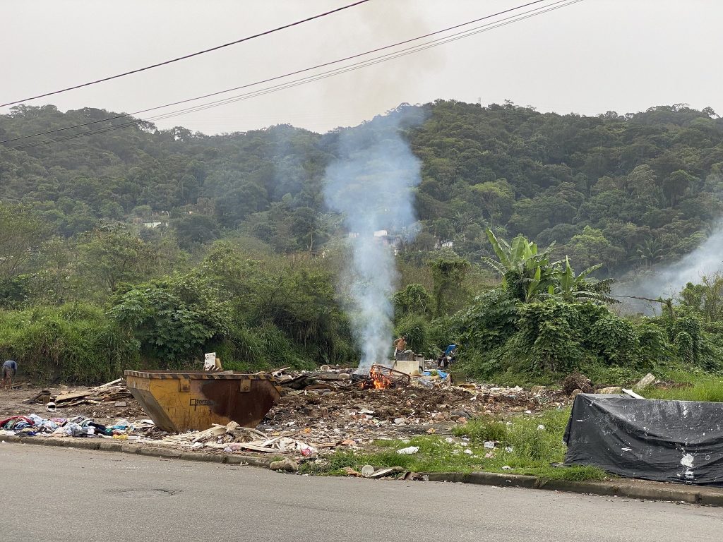 Guarujá multará quem jogar lixo em espaços públicos