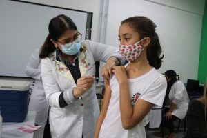 Santos amplia vacinação contra HPV e meningite para adolescentes