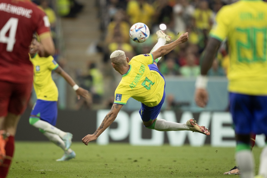 Com gol mais bonito da Copa, Brasil estreia com vitória | Jornal da Orla