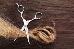 Saiba como doar mechas de cabelo para pessoas em tratamento de câncer em Santos
