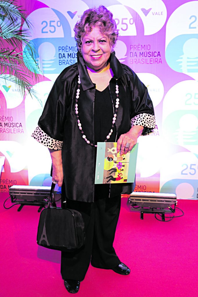 A incrível cantora Leny Andrade
