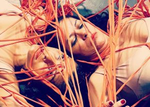 Teatro Rosinha Mastrângelo tem sessão de espetáculo sobre desafios e dilemas de ser mulher