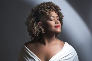 Fotógrafa da Baixada Santista recebe indicação ao Golden Lens