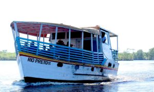 Passeio de barco mostra belezas do Rio Itanhaém
