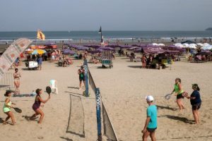 Santista de Beach Tennis agita as areias do Boqueirão