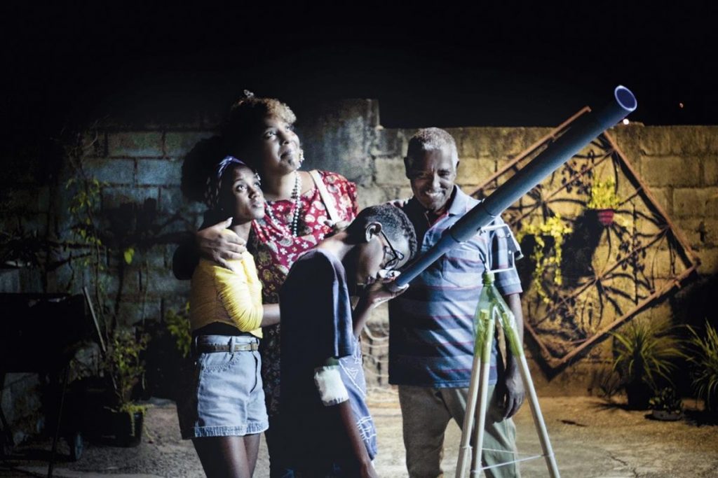 Cine Arte de Santos exibe “Marte Um”, filme escolhido para representar o Brasil em vaga no Oscar