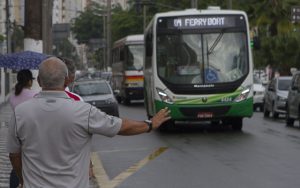 Santos substitui abrigos nos pontos de ônibus