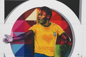 um dos artistas brasileiros mais famosos do mundo Kobra fez um mural em homenagem a Pelé
