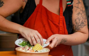 Oficina de culinária em Santos resgata receitas dos povos tradicionais