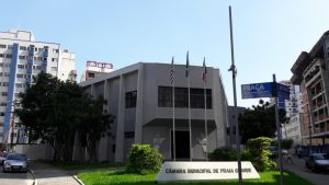 Movimentos sociais realizam ato na Câmara de PG