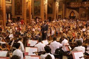 Orquestra Sinfônica de Santos faz concerto de Natal na Basílica do Embaré