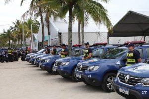 Operação Verão em Santos opera com guardas municipais e PMs na orla