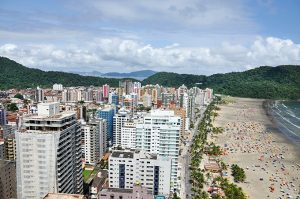 “Luz de Geladeira”, Sol aparece mas clima segue gelado na Baixada