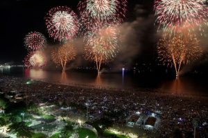 Santos proíbe barracas, quiosques e ambulantes nas praias durante Réveillon