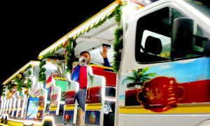 Trenzinho do Noel visita os bairros de Itanhaém