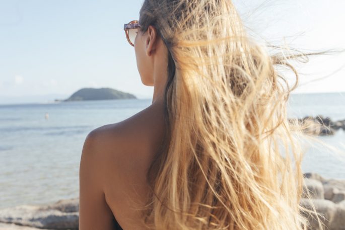 10 dicas de cuidados com os cabelos na praia | Jornal da Orla
