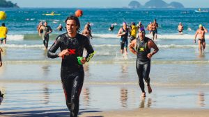 Festival de Biathlon e Travessia Aquática agitam Guarujá no fim de semana