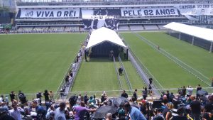 Mais de mil jornalistas acompanham funeral de Pelé