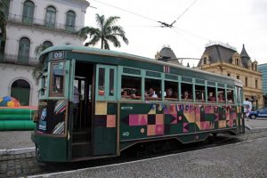 Bonde de Santos terá oficina de contação de histórias para crianças