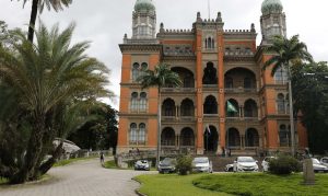 Fiocruz desenvolve medicamento antiviral para covid-19