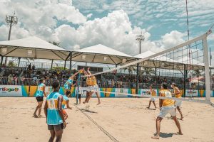 Jogo reúne estrelas do vôlei nacional em Bertioga