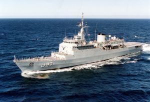 Navio-Escola da Marinha do Brasil abre visitação em Santos