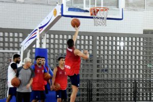 Praia Grande realiza seletivas para formação de equipes de basquete e futsal