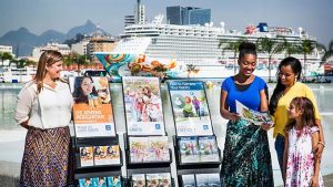 “Carrinhos” das Testemunhas de Jeová acompanham turistas nas férias pelo Brasil