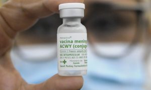 Adolescentes podem tomar vacina contra a meningite em São Vicente